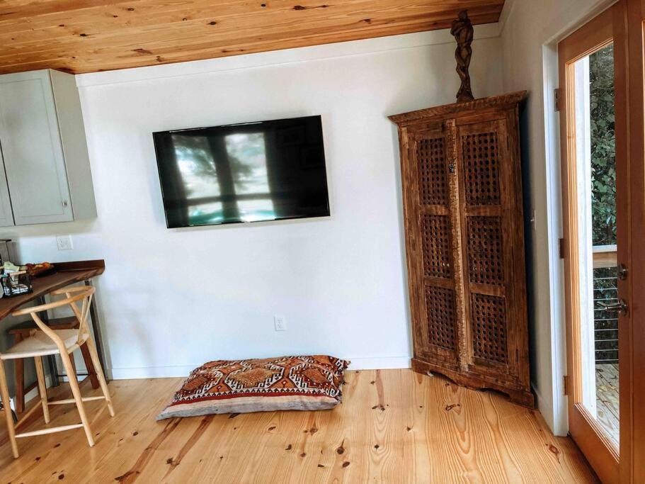 Modern Treehouse, Close To Downtown And Beach Wilmington  Kültér fotó